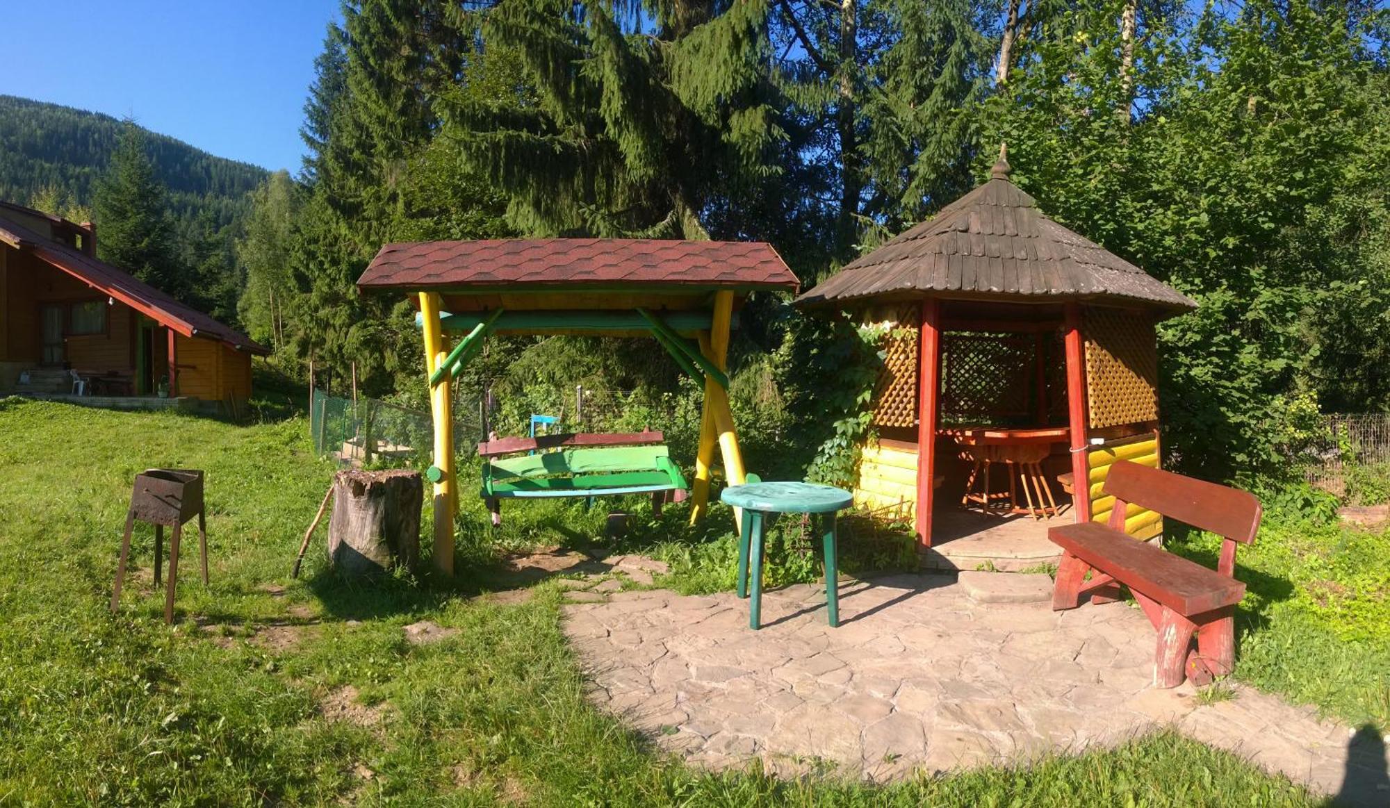 Садиба "У Наталії" タターリウ エクステリア 写真