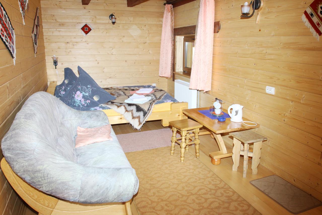 Садиба "У Наталії" タターリウ エクステリア 写真